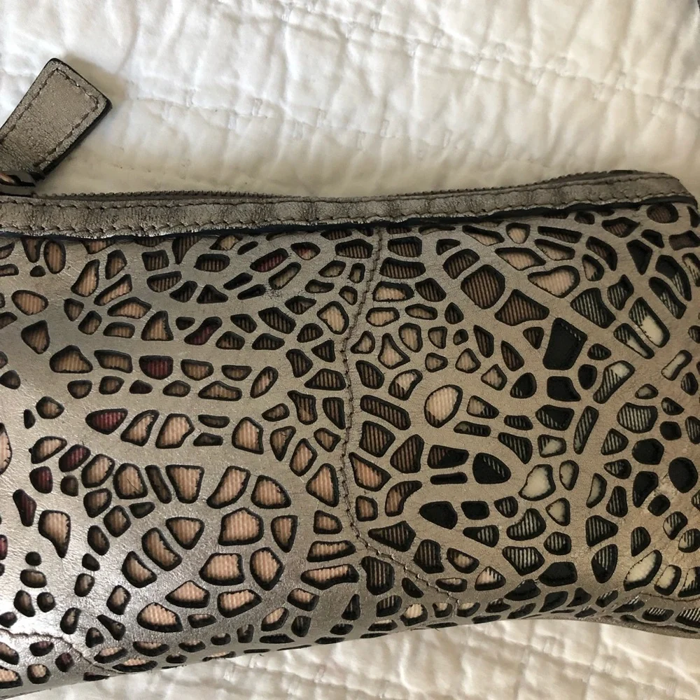 Genuine Burberry Leather Wristlet - Picture 5 of 11